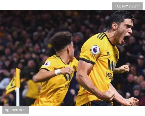 罗梅罗高接低挡立功，出色守门助力球队获胜