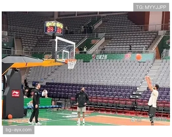 韦伯篮下单打效率提升显著 区别于队友内线柔和打法